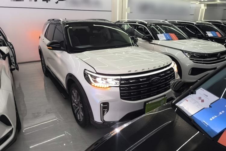 Used Ford Explorer 2023 EcoBoost 285 Four-Wheel Drive Titanium Edition 7-Seater Front Right 45 Deg
