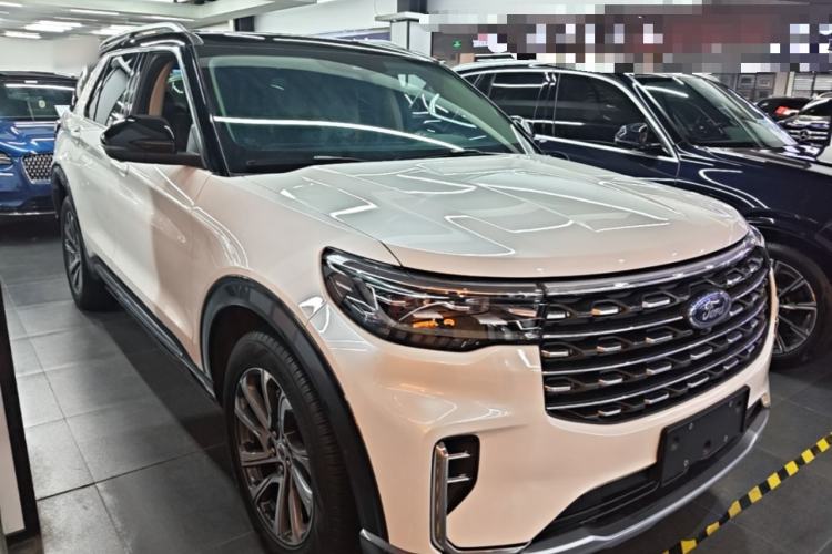 Used Ford Explorer 2023 EcoBoost 285 4x4 Trend Plus Edition 6 Seats Front Right 45 Deg
