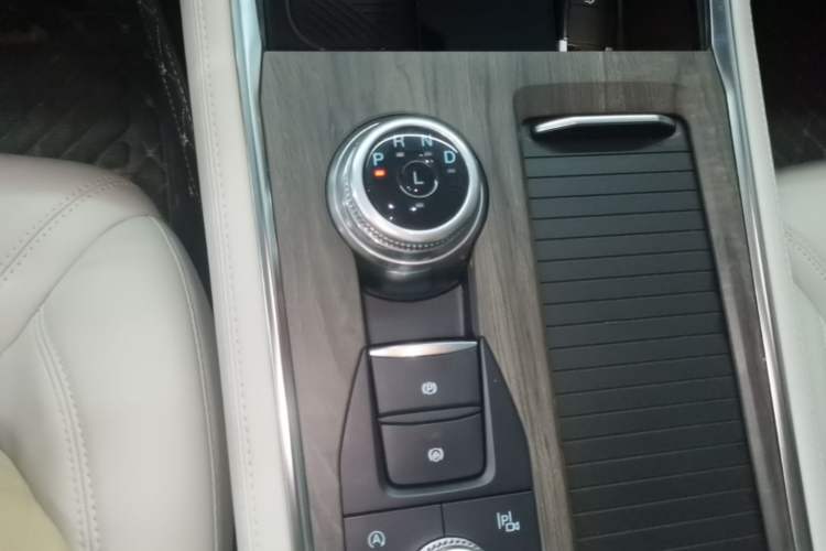 Used Ford Explorer 2023 EcoBoost 285 Four-Wheel Drive Red Gold Edition 6 Seats Gear Lever