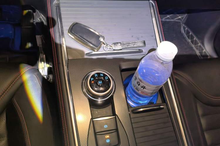Used Ford Explorer 2023 EcoBoost 285 4x4 ST-LINE 7-Seater Gear Lever
