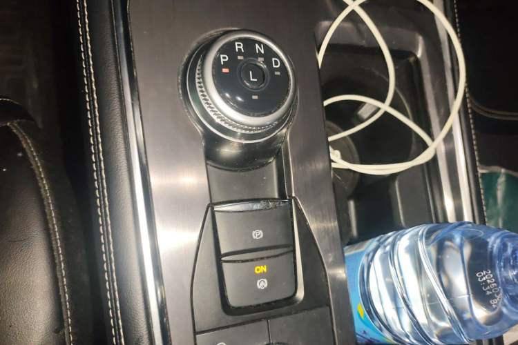Used Ford Explorer 2023 EcoBoost 285 Four-Wheel Drive Stylish Plus Version 7 Seats Gear Lever