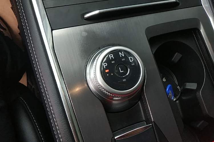 Used Ford Explorer 2023 EcoBoost 285 4x4 Trend Plus Edition 6 Seats Gear Lever