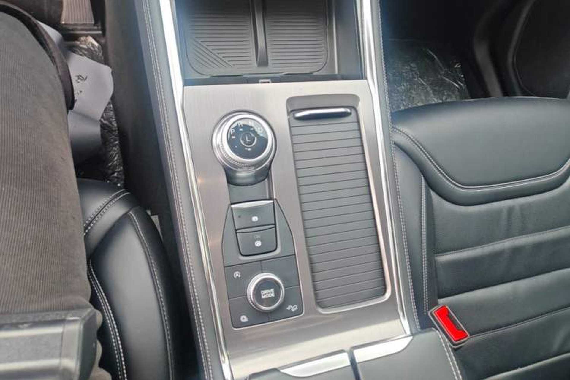 Used Ford Explorer 2023 EcoBoost 285 Four-Wheel Drive Stylish Plus Version 7 Seats Gear Lever