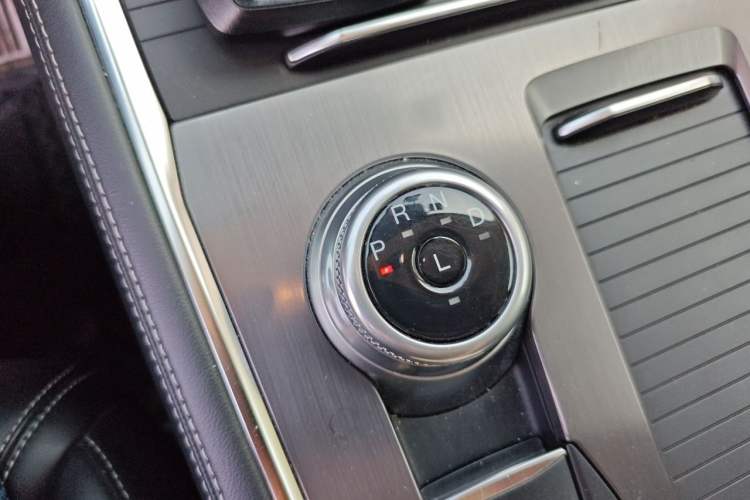 Used Ford Explorer 2023 EcoBoost 285 Four-Wheel Drive Stylish Plus Version 7 Seats Gear Lever