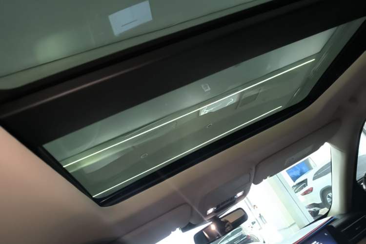 Used Ford Explorer 2023 EcoBoost 285 Four-Wheel Drive Titanium Edition 7-Seater Headliner