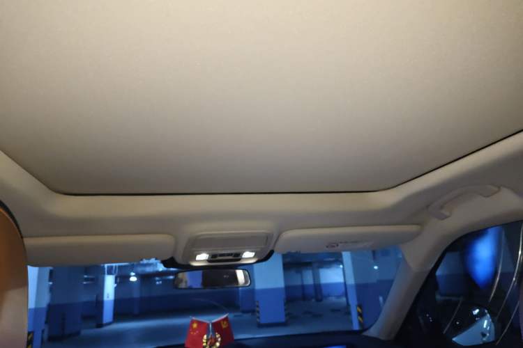 Used Ford Explorer 2023 EcoBoost 285 Four-Wheel Drive Stylish Plus Version 7 Seats Headliner