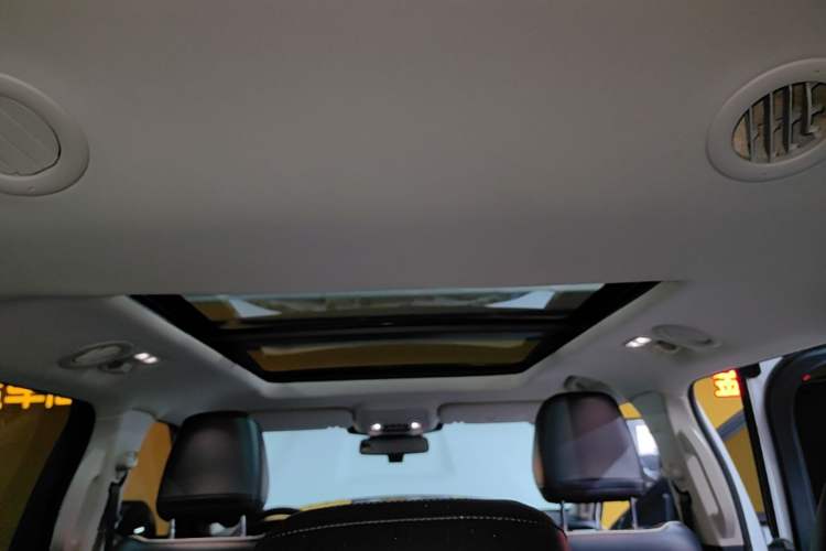 Used Ford Explorer 2023 EcoBoost 285 Four-Wheel Drive Titanium Edition 7-Seater Headliner