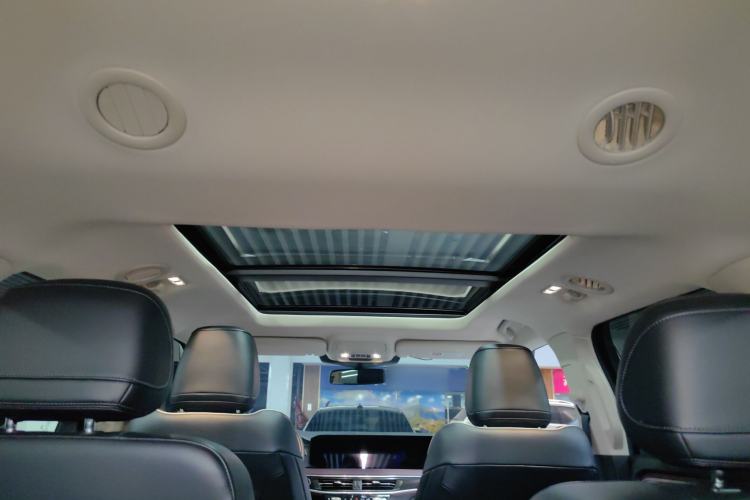 Used Ford Explorer 2023 EcoBoost 285 Four-Wheel Drive Titanium Edition 6 Seats Headliner