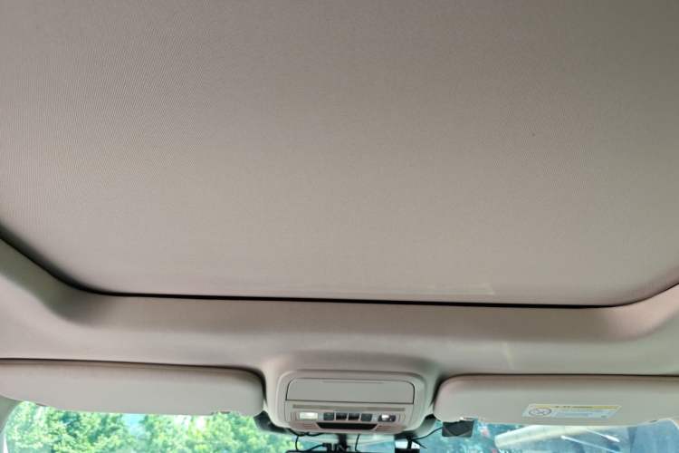 Used Ford Explorer 2023 EcoBoost 285 Four-Wheel Drive Stylish Plus Version 7 Seats Headliner