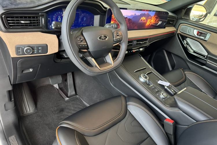 Used Ford Explorer 2023 EcoBoost 285 Kunlun Peak Edition 6-Seater Interior 1