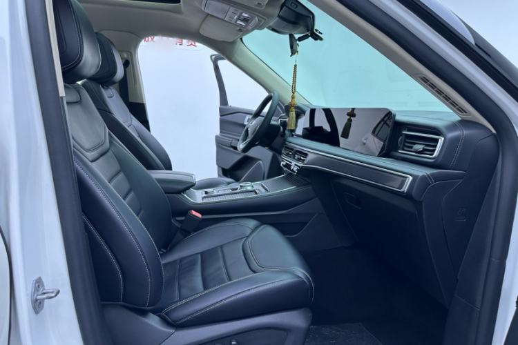 Used Ford Explorer 2023 EcoBoost 285 4x4 Trend Plus Edition 6 Seats Interior 10