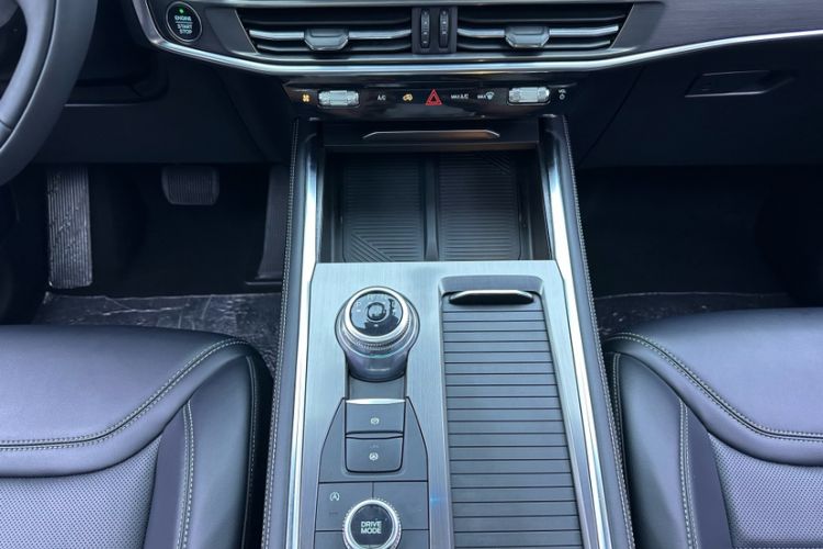 Used Ford Explorer 2023 EcoBoost 285 4x4 Trend Plus Edition 6 Seats Interior 2