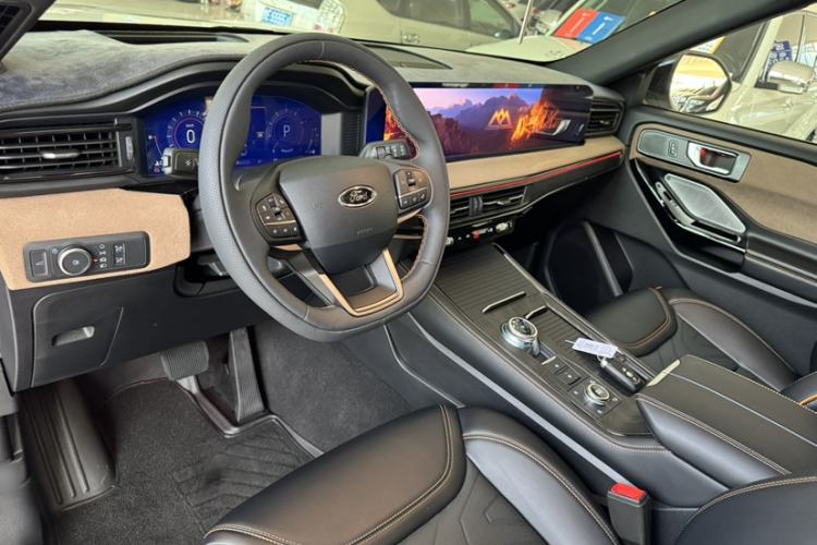 Used Ford Explorer 2023 EcoBoost 285 Kunlun Peak Edition 6-Seater Interior 2