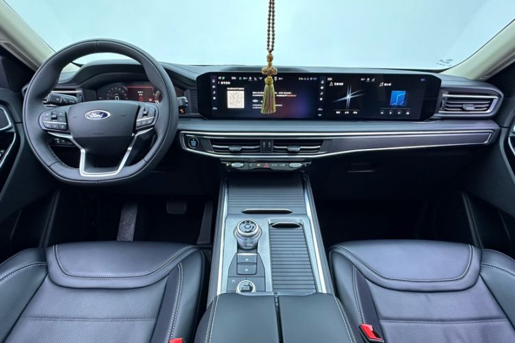 Used Ford Explorer 2023 EcoBoost 285 4x4 Trend Plus Edition 6 Seats Interior 4