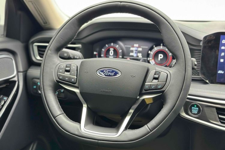 Used Ford Explorer 2023 EcoBoost 285 4x4 Trend Plus Edition 6 Seats Interior 5