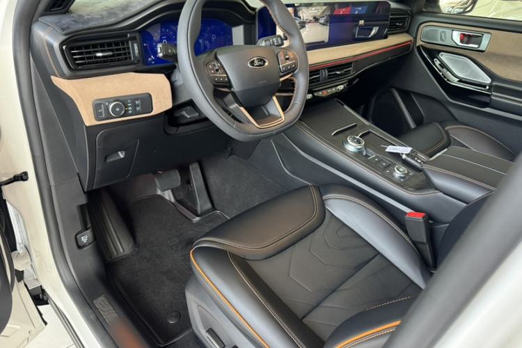 Used Ford Explorer 2023 EcoBoost 285 Kunlun Peak Edition 6-Seater Interior 5