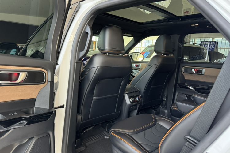 Used Ford Explorer 2023 EcoBoost 285 Kunlun Peak Edition 6-Seater Interior 6