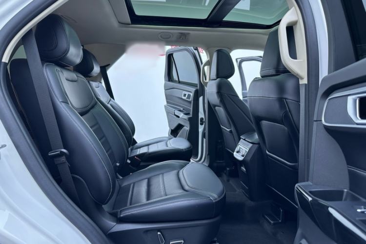 Used Ford Explorer 2023 EcoBoost 285 4x4 Trend Plus Edition 6 Seats Interior 9