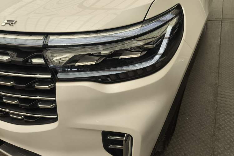 Used Ford Explorer 2023 EcoBoost 285 Four-Wheel Drive Titanium Edition 6 Seats Left Front Headlight