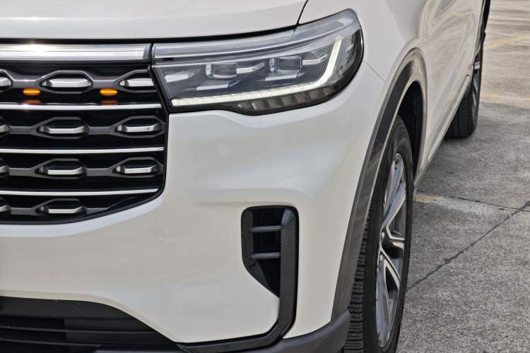 Used Ford Explorer 2023 EcoBoost 285 Four-Wheel Drive Stylish Plus Version 7 Seats Left Front Headlight