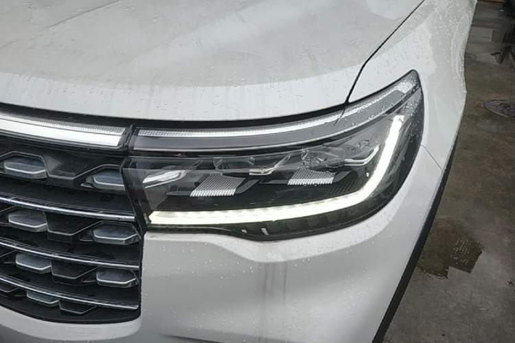 Used Ford Explorer 2023 EcoBoost 285 4x4 Trend Plus Edition 6 Seats Left Front Headlight