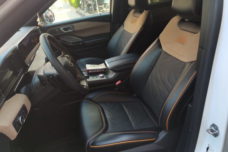 Used Ford Explorer 2023 EcoBoost 285 Kunlun Peak Edition 7-Seater Left Front Seat