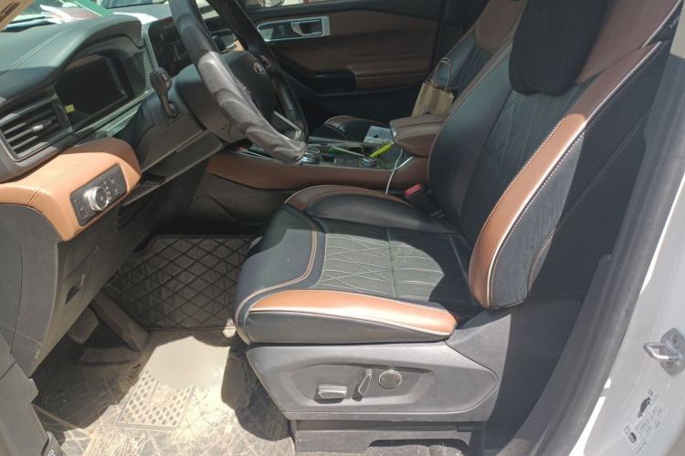 Used Ford Explorer 2023 EcoBoost 285 Four-Wheel Drive Titanium Edition 7-Seater Left Front Seat