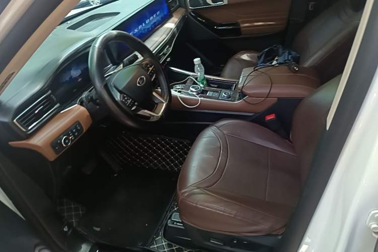 Used Ford Explorer 2023 EcoBoost 285 4x4 Trend Plus Edition 6 Seats Left Front Seat