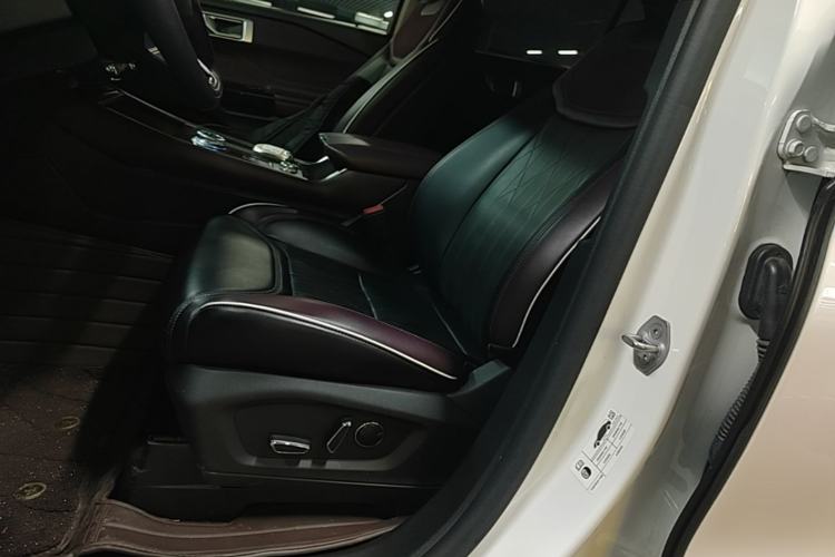 Used Ford Explorer 2023 EcoBoost 285 4x4 Trend Plus Edition 6 Seats Left Front Seat