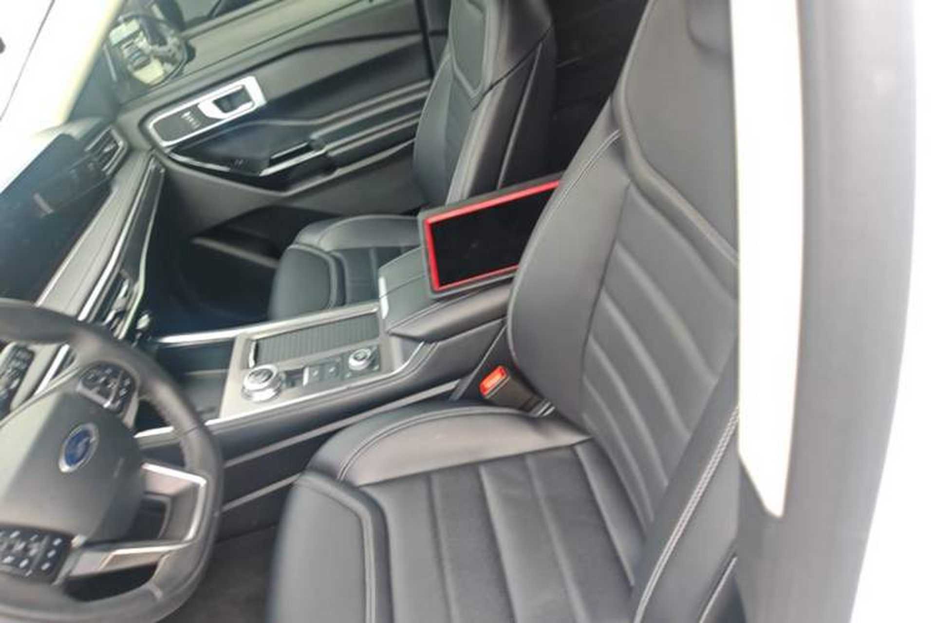 Used Ford Explorer 2023 EcoBoost 285 Four-Wheel Drive Stylish Plus Version 7 Seats Left Front Seat