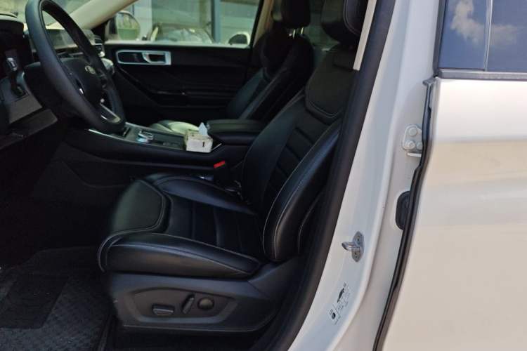 Used Ford Explorer 2023 EcoBoost 285 Four-Wheel Drive Stylish Plus Version 7 Seats Left Front Seat
