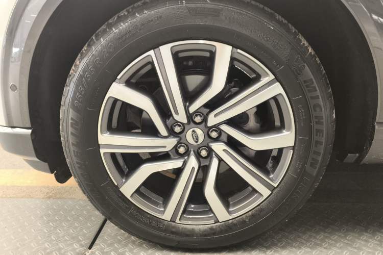 Used Ford Explorer 2023 EcoBoost 285 Four-Wheel Drive Titanium Edition 6 Seats Left Front Wheel Hub