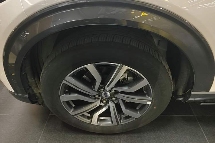 Used Ford Explorer 2023 EcoBoost 285 4x4 Trend Plus Edition 6 Seats Left Front Wheel Hub