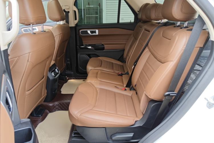 Used Ford Explorer 2023 EcoBoost 285 Four-Wheel Drive Stylish Plus Version 7 Seats Left Rear Seat