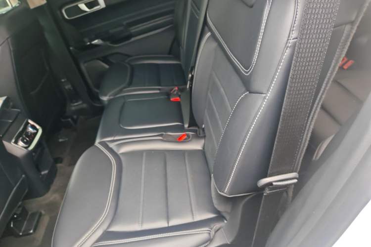 Used Ford Explorer 2023 EcoBoost 285 Four-Wheel Drive Stylish Plus Version 7 Seats Left Rear Seat