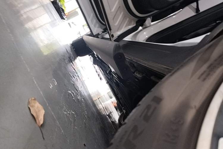 Used Ford Explorer 2023 EcoBoost 285 4x4 ST-LINE 6-Seater Left Side Sill