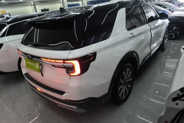 Used Ford Explorer 2023 EcoBoost 285 Four-Wheel Drive Titanium Edition 7-Seater Rear Right 45 Deg