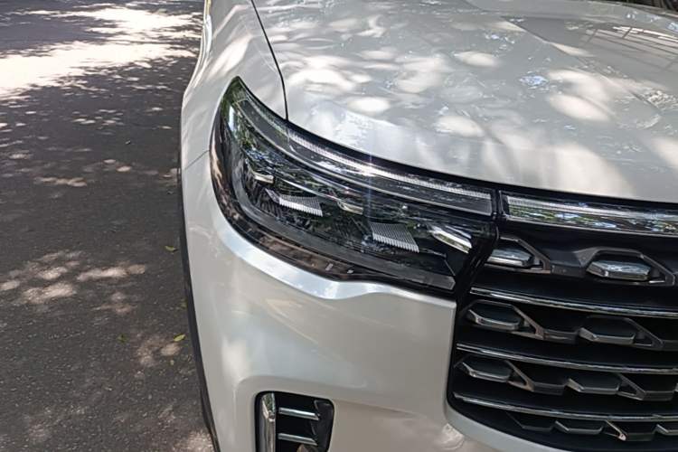 Used Ford Explorer 2023 EcoBoost 285 4x4 Trend Plus Edition 6 Seats Right Front Headlight