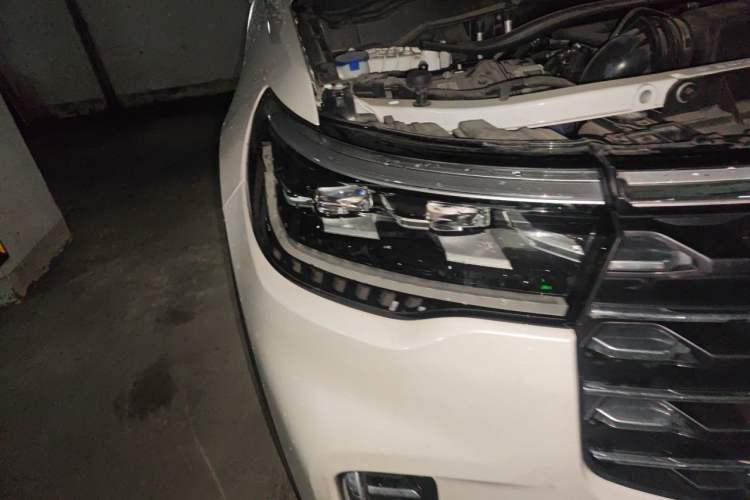Used Ford Explorer 2023 EcoBoost 285 4x4 Trend Plus Edition 6 Seats Right Front Headlight
