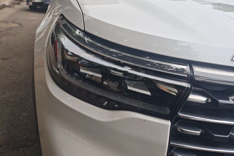 Used Ford Explorer 2023 EcoBoost 285 Four-Wheel Drive Titanium Edition 6 Seats Right Front Headlight