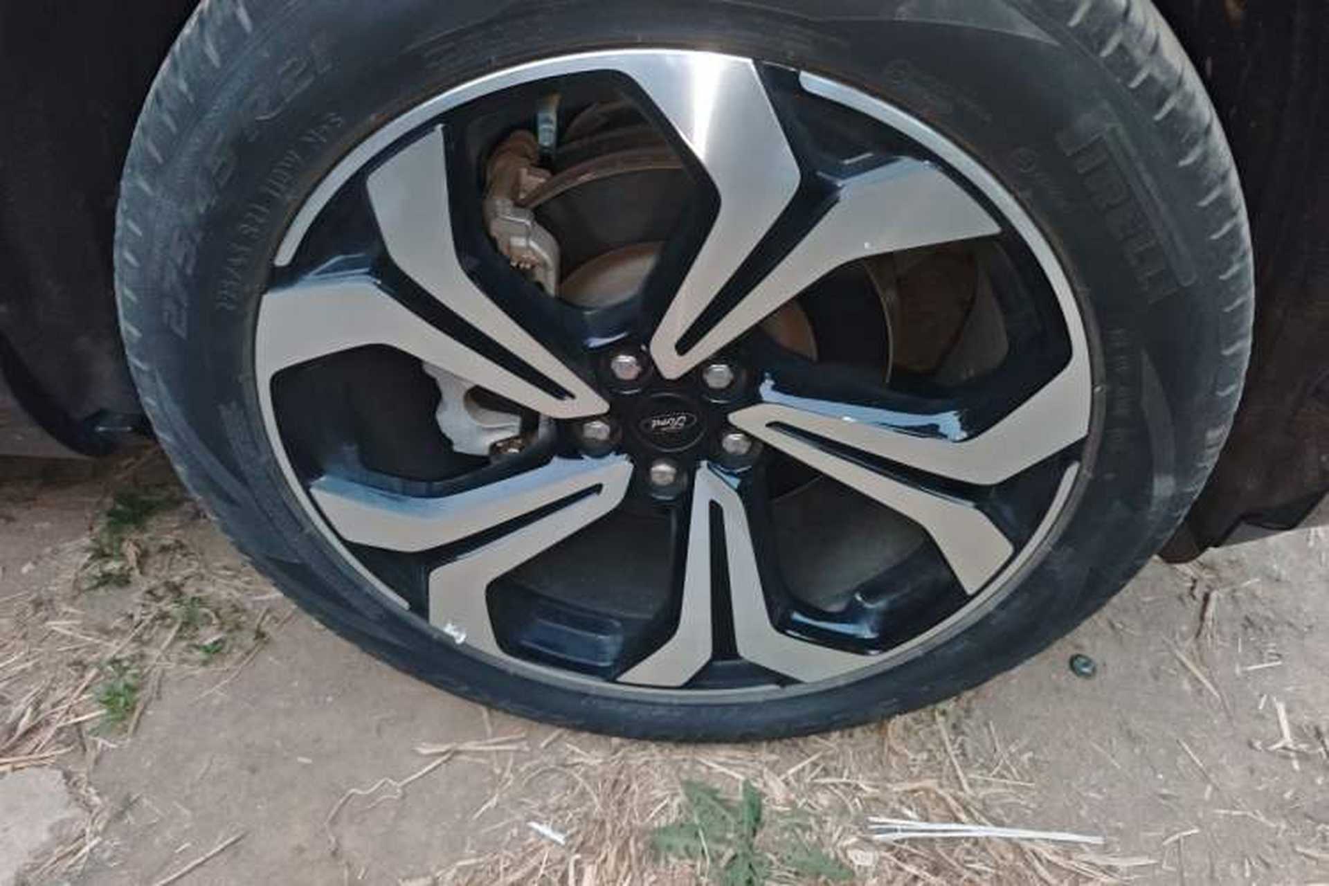 Used Ford Explorer 2023 EcoBoost 285 4x4 ST-LINE 7-Seater Right Front Wheel Hub