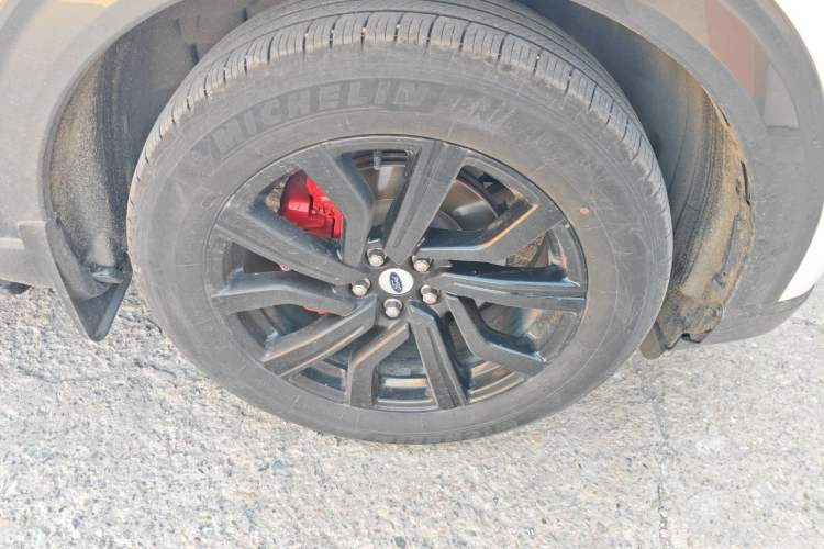 Used Ford Explorer 2023 EcoBoost 285 Four-Wheel Drive Titanium Edition 6 Seats Right Front Wheel Hub