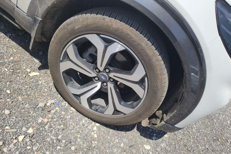 Used Ford Explorer 2023 EcoBoost 285 4x4 ST-LINE 7-Seater Right Front Wheel Hub