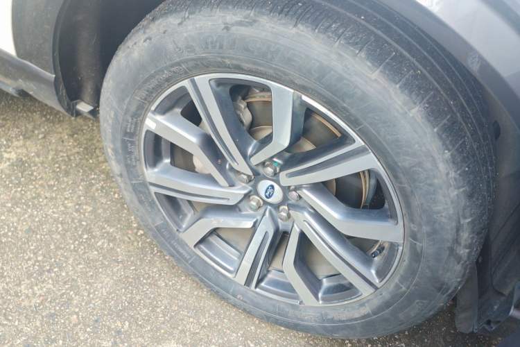 Used Ford Explorer 2023 EcoBoost 285 Four-Wheel Drive Titanium Edition 7-Seater Right Front Wheel Hub