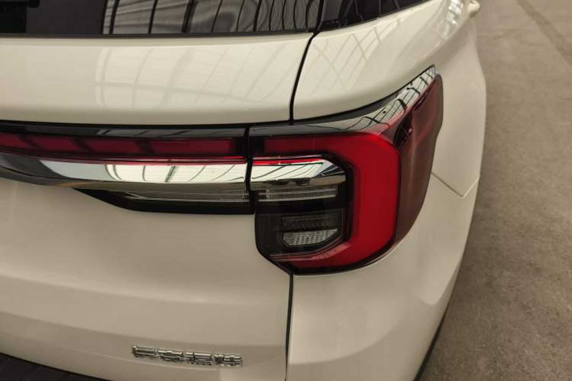 Used Ford Explorer 2023 EcoBoost 285 Four-Wheel Drive Titanium Edition 6 Seats Right Rear Taillight