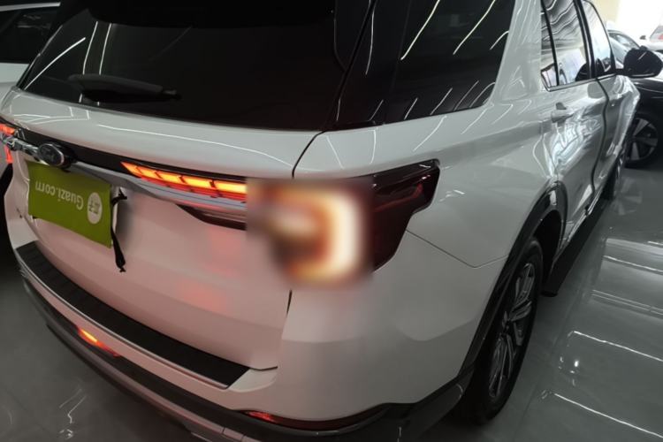 Used Ford Explorer 2023 EcoBoost 285 Four-Wheel Drive Titanium Edition 7-Seater Right Rear Taillight