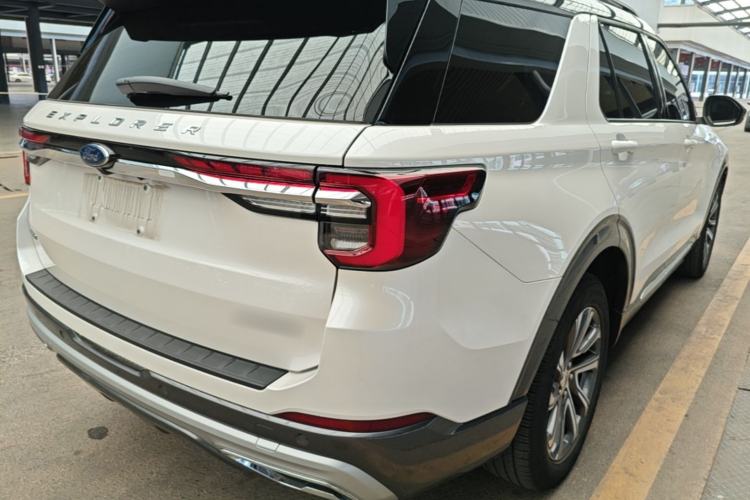Used Ford Explorer 2023 EcoBoost 285 Four-Wheel Drive Stylish Plus Version 7 Seats Right Rear Taillight