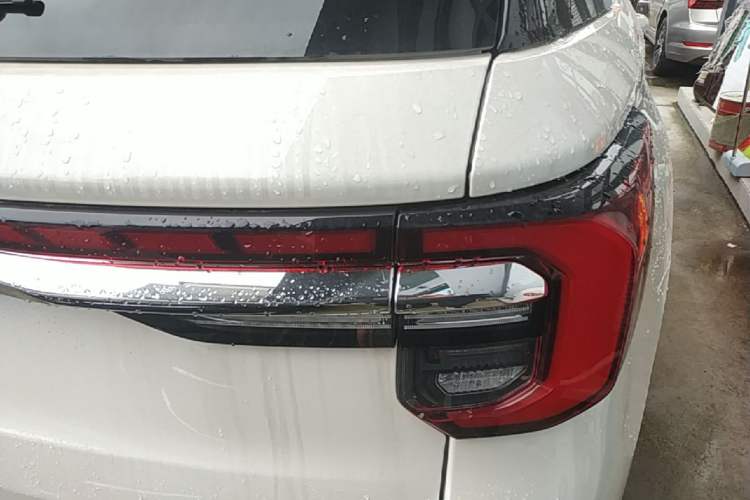 Used Ford Explorer 2023 EcoBoost 285 4x4 Trend Plus Edition 6 Seats Right Rear Taillight