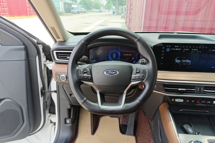 Used Ford Explorer 2023 EcoBoost 285 Four-Wheel Drive Stylish Plus Version 7 Seats Steering Wheel