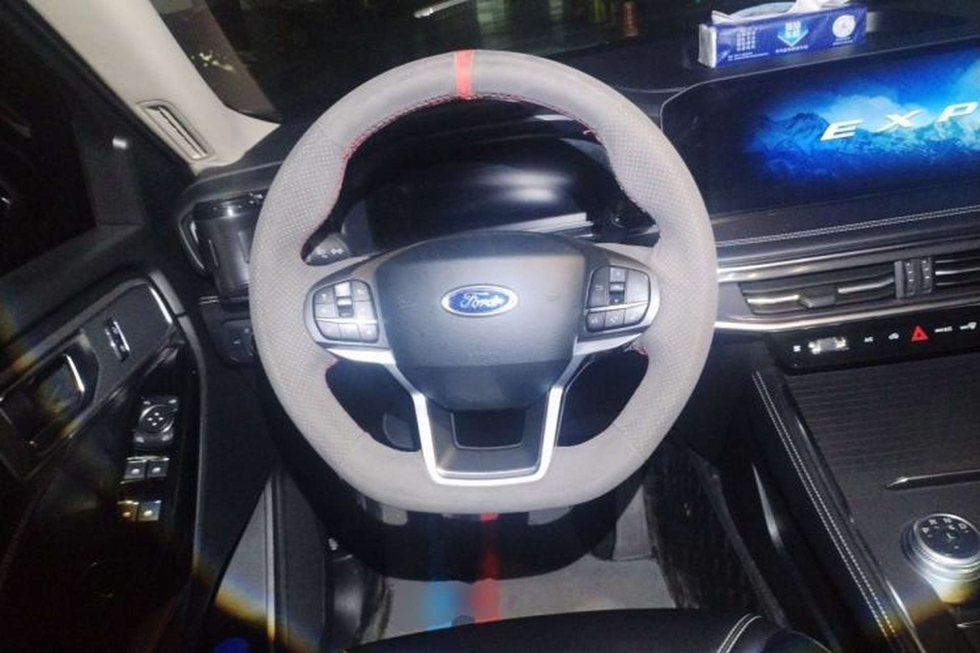 Used Ford Explorer 2023 EcoBoost 285 Four-Wheel Drive Stylish Plus Version 7 Seats Steering Wheel